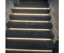 Cầu thang đá hoa cương màu đen 003 Cầu thang đá hoa cương màu đen 003