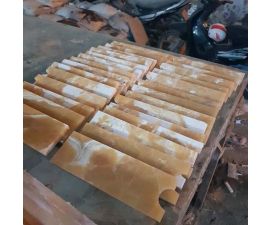 Cầu thang đá hoa cương vàng 051 Cầu thang đá hoa cương vàng 051