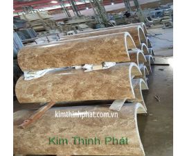 Cột đá hoa cuong hai mảnh gép lại Cột đá hoa cuong hai mảnh gép lại